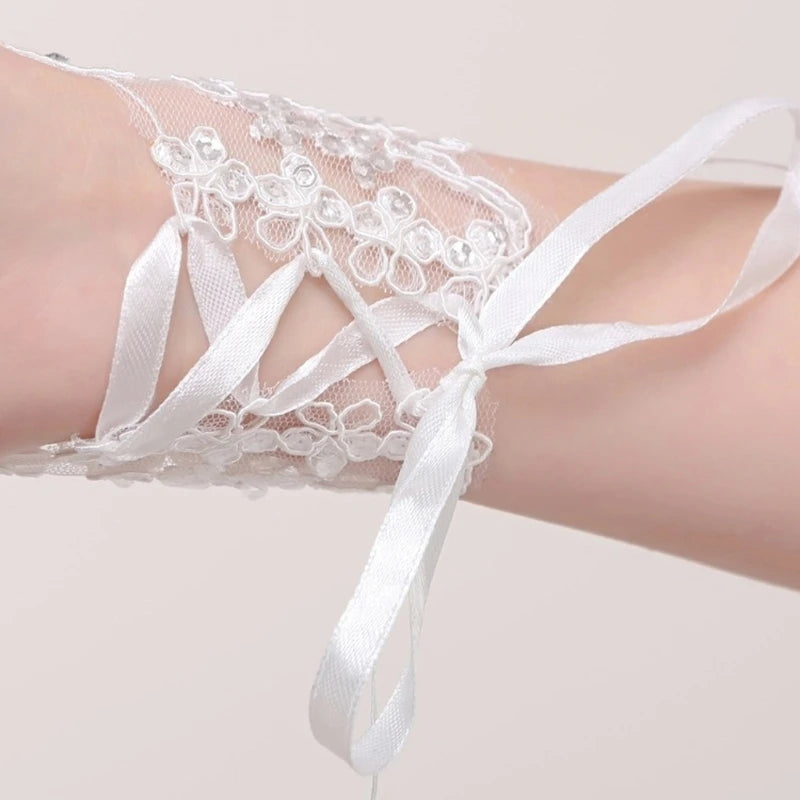 Bridal Gloves Elegant Short White Lace Rhinestone Women's Fingerless Gloves Wedding Accessories