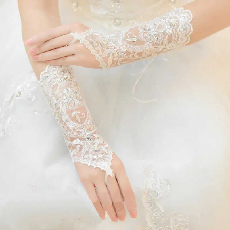 1 Pair White/Red/Beige Bridal Gloves Elegant Short Paragraph Rhinestone White Lace Glove Beautiful Wedding Accessories