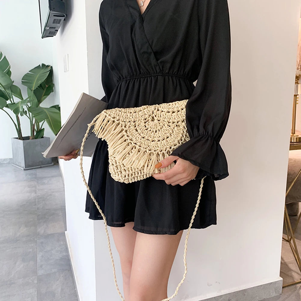 Summer Tassel Straw Shoulder Bag for Women Paper Rope Hook Hand-woven Casual Handbags Beach Travel Girls Crossbody Flap Bags