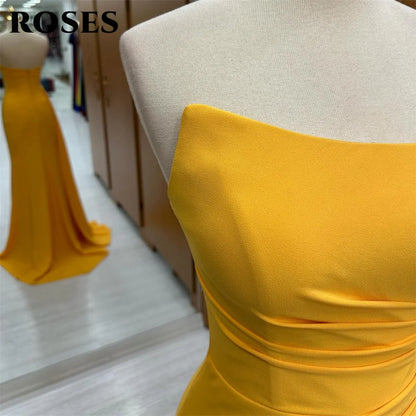 ROSES Simple Yellow Prom Dress Strapless Sleeveless Evening Dress With Pleats Mermaid Satin Party Dress Side Split فساتين السهرة